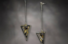 E.AR.19003 Zaha Hadid 3 Earrings 02