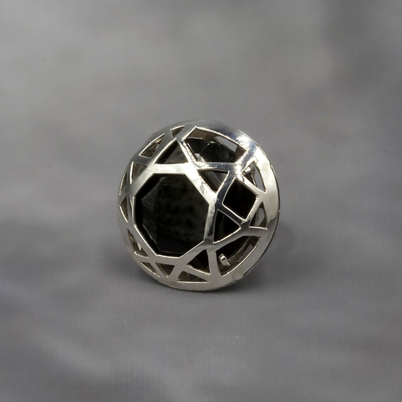 R.AR.19001 Louvre Ring Onyx IMG_3683