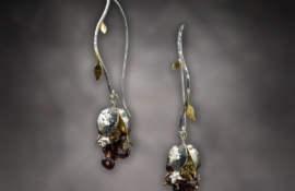 E.WN.19003_Pomegranet Earrings White (1)