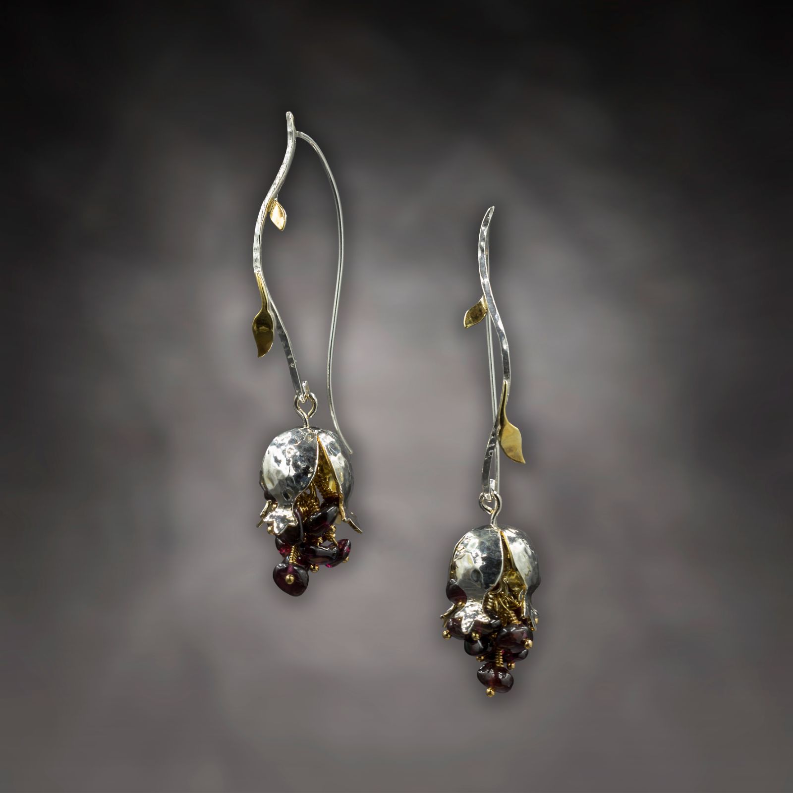 E.WN.19003_Pomegranet Earrings White