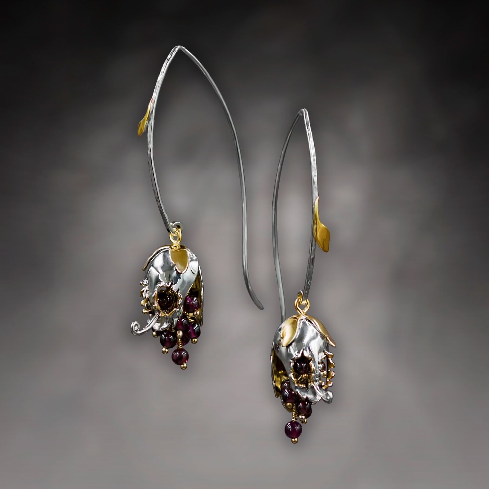 E.WN.19011_SnapDragon Earrings Garnet