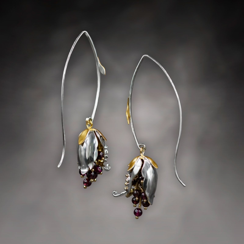 E.WN.19011_SnapDragon Earrings Garnet (2)