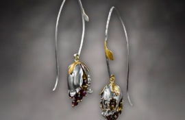 E.WN.19011_SnapDragon Earrings Garnet (3)
