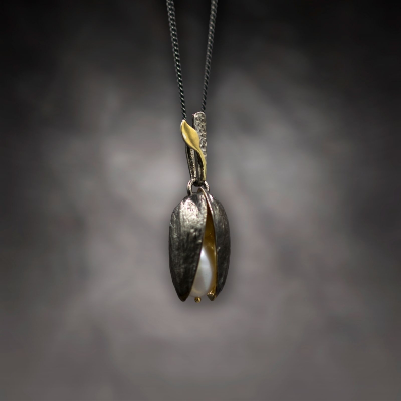 N.WN.19002_Pistachio Pendant Black (2)
