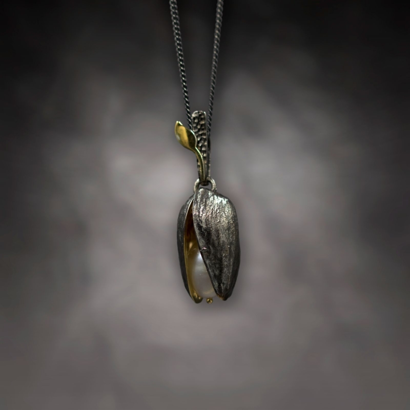 N.WN.19002_Pistachio Pendant Black (3)