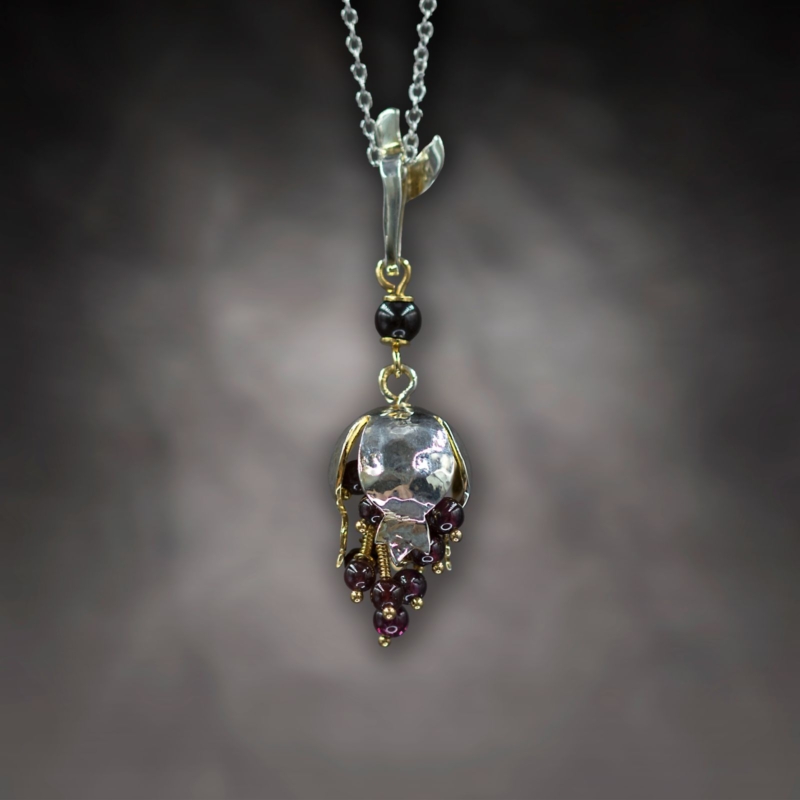 N.WN.19003_Pomegranet Pendant White (2)