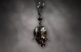 N.WN.19004_Pomegranet Pendant Black (3)