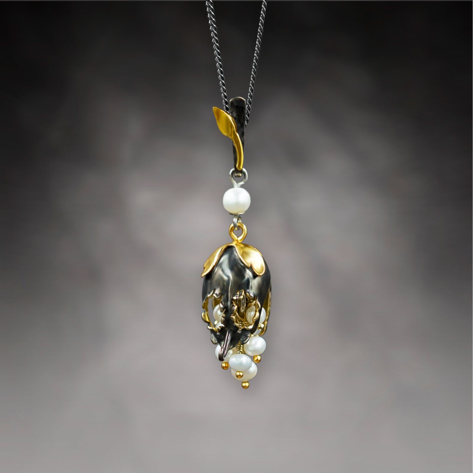 Snapdragon Pendant Pearl